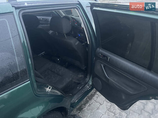 Зеленый Фольксваген Гольф, объемом двигателя 1.6 л и пробегом 265 тыс. км за 3500 $, фото 6 на Automoto.ua