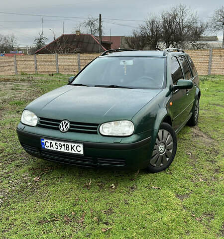 Зеленый Фольксваген Гольф, объемом двигателя 1.98 л и пробегом 315 тыс. км за 4400 $, фото 1 на Automoto.ua