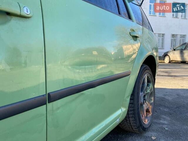 Зеленый Фольксваген Гольф, объемом двигателя 1.9 л и пробегом 320 тыс. км за 3000 $, фото 4 на Automoto.ua