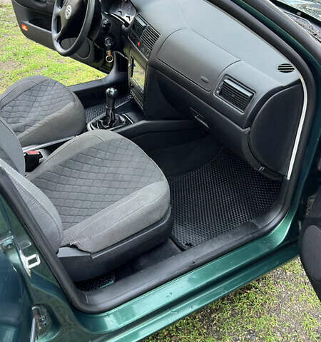 Зеленый Фольксваген Гольф, объемом двигателя 1.98 л и пробегом 315 тыс. км за 4400 $, фото 17 на Automoto.ua