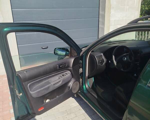 Зелений Фольксваген Гольф, об'ємом двигуна 1.39 л та пробігом 255 тис. км за 4500 $, фото 10 на Automoto.ua