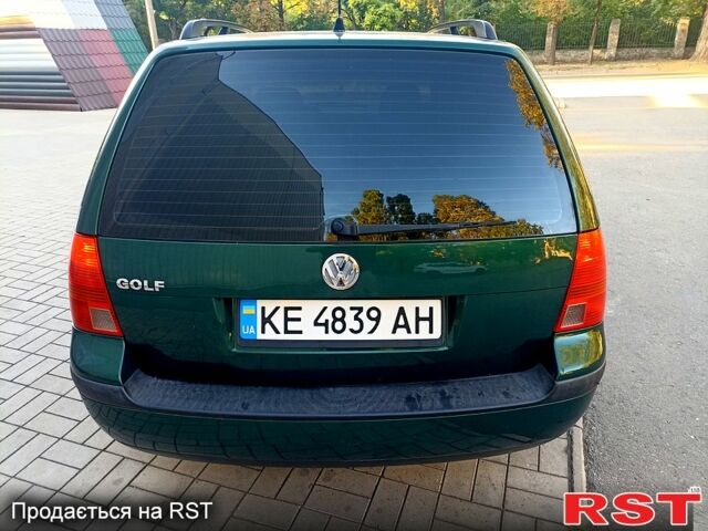 Зеленый Фольксваген Гольф, объемом двигателя 1.4 л и пробегом 237 тыс. км за 3950 $, фото 4 на Automoto.ua