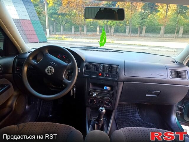 Зеленый Фольксваген Гольф, объемом двигателя 1.4 л и пробегом 237 тыс. км за 3950 $, фото 9 на Automoto.ua