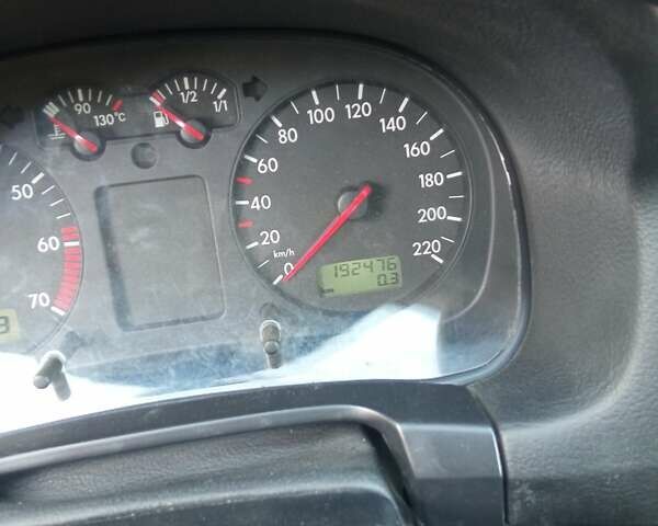 Зеленый Фольксваген Гольф, объемом двигателя 1.39 л и пробегом 198 тыс. км за 4300 $, фото 5 на Automoto.ua