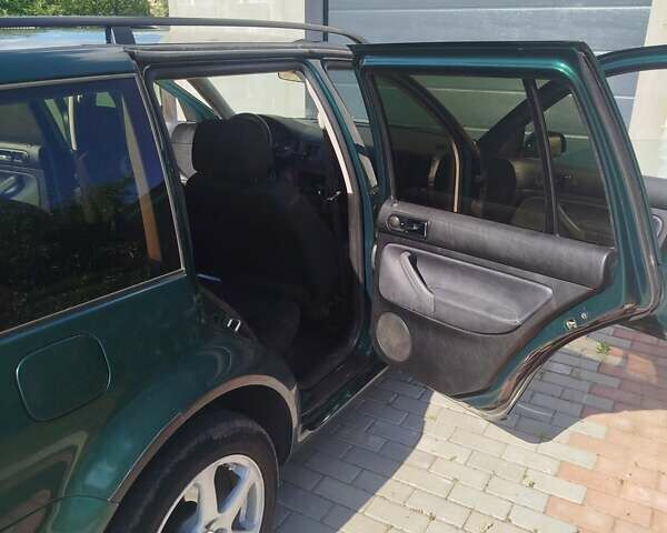 Зелений Фольксваген Гольф, об'ємом двигуна 1.39 л та пробігом 255 тис. км за 4500 $, фото 4 на Automoto.ua