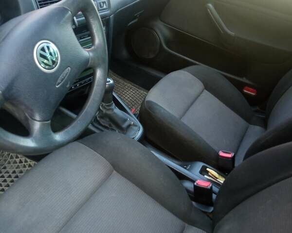 Зеленый Фольксваген Гольф, объемом двигателя 1.39 л и пробегом 198 тыс. км за 4300 $, фото 4 на Automoto.ua