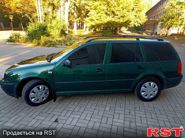 Зеленый Фольксваген Гольф, объемом двигателя 1.4 л и пробегом 237 тыс. км за 3950 $, фото 7 на Automoto.ua