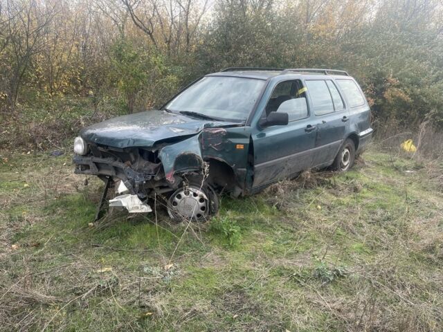 Зеленый Фольксваген Гольф, объемом двигателя 1.9 л и пробегом 3 тыс. км за 426 $, фото 2 на Automoto.ua