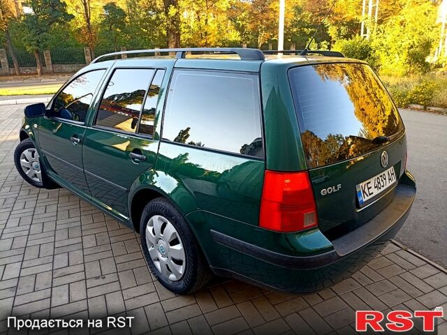 Зеленый Фольксваген Гольф, объемом двигателя 1.4 л и пробегом 237 тыс. км за 3950 $, фото 5 на Automoto.ua