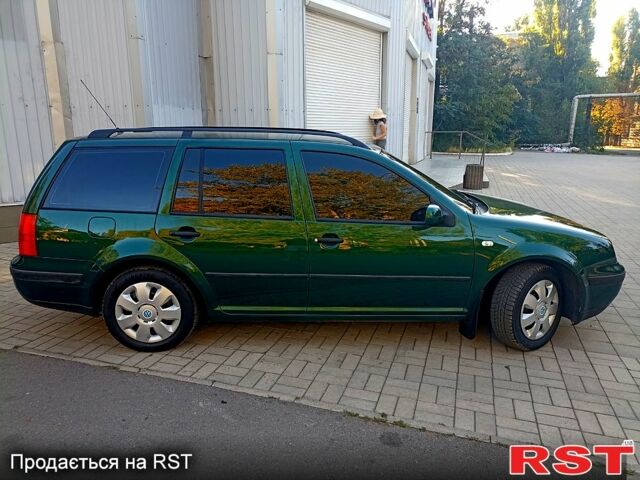 Зеленый Фольксваген Гольф, объемом двигателя 1.4 л и пробегом 237 тыс. км за 3950 $, фото 2 на Automoto.ua