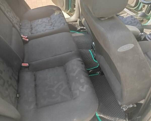 Зелений Фольксваген Гольф, об'ємом двигуна 1.39 л та пробігом 255 тис. км за 4500 $, фото 2 на Automoto.ua