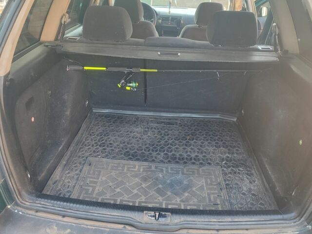 Зеленый Фольксваген Гольф, объемом двигателя 1.9 л и пробегом 300 тыс. км за 3500 $, фото 6 на Automoto.ua