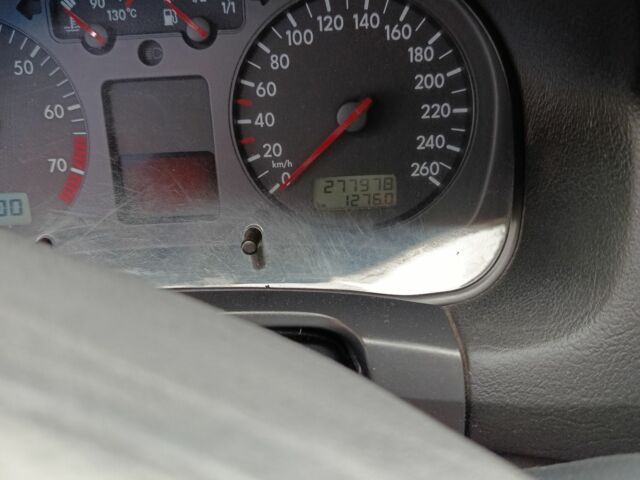 Зеленый Фольксваген Гольф, объемом двигателя 2 л и пробегом 279 тыс. км за 4000 $, фото 11 на Automoto.ua