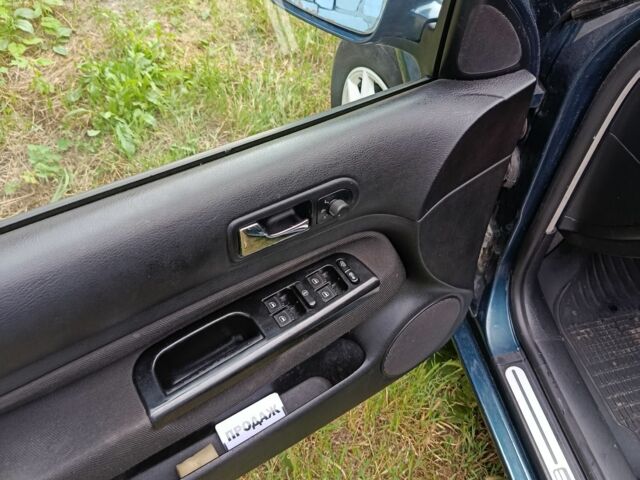 Зеленый Фольксваген Гольф, объемом двигателя 2 л и пробегом 279 тыс. км за 4000 $, фото 10 на Automoto.ua