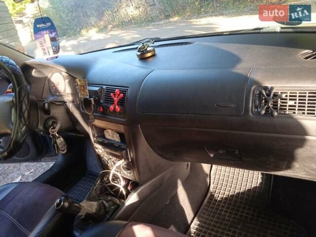 Фольксваген Гольф 2001 у Луцьку на Automoto.ua Зелений Фольксваген Гольф, об'ємом двигуна 1.6 л та пробігом 308 тис. км за 4500 $, фото 8 на Automoto.ua