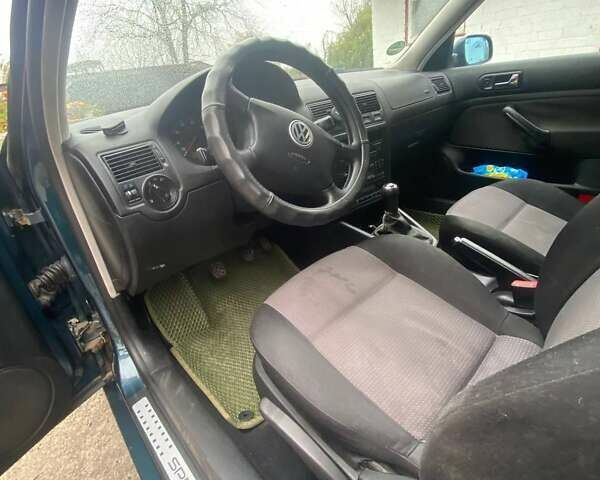 Зеленый Фольксваген Гольф, объемом двигателя 1.39 л и пробегом 250 тыс. км за 4350 $, фото 5 на Automoto.ua