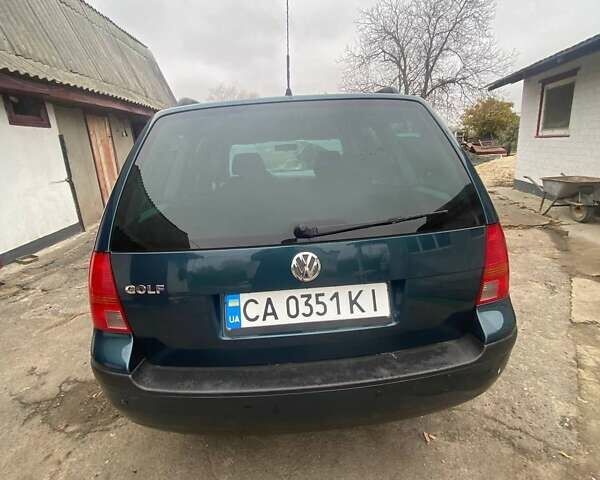 Зеленый Фольксваген Гольф, объемом двигателя 1.39 л и пробегом 250 тыс. км за 4350 $, фото 1 на Automoto.ua