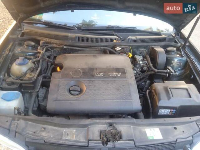 Фольксваген Гольф 2001 у Луцьку на Automoto.ua Зелений Фольксваген Гольф, об'ємом двигуна 1.6 л та пробігом 308 тис. км за 4500 $, фото 28 на Automoto.ua