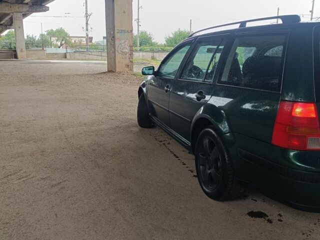 Зеленый Фольксваген Гольф, объемом двигателя 1.6 л и пробегом 260 тыс. км за 2900 $, фото 3 на Automoto.ua