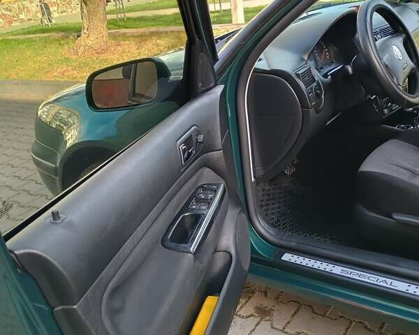 Зелений Фольксваген Гольф, об'ємом двигуна 1.6 л та пробігом 254 тис. км за 4150 $, фото 8 на Automoto.ua