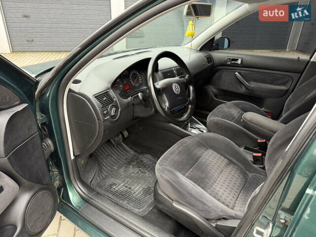 Зеленый Фольксваген Гольф, объемом двигателя 1.9 л и пробегом 377 тыс. км за 4150 $, фото 24 на Automoto.ua