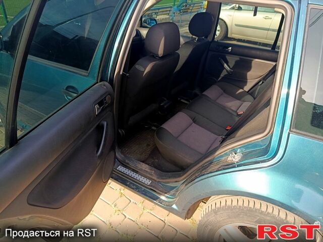 Зеленый Фольксваген Гольф, объемом двигателя 1.6 л и пробегом 270 тыс. км за 4200 $, фото 7 на Automoto.ua