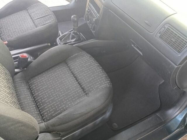 Зеленый Фольксваген Гольф, объемом двигателя 1.4 л и пробегом 226 тыс. км за 2500 $, фото 6 на Automoto.ua