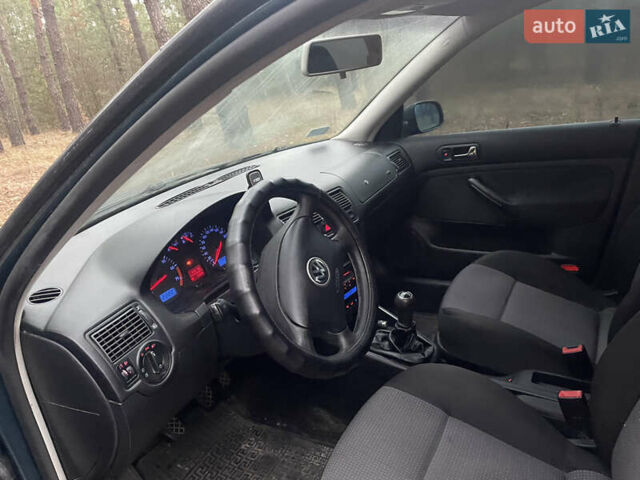 Зелений Фольксваген Гольф, об'ємом двигуна 1.6 л та пробігом 277 тис. км за 3900 $, фото 7 на Automoto.ua
