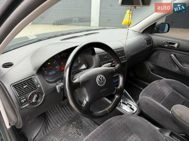 Зеленый Фольксваген Гольф, объемом двигателя 1.9 л и пробегом 377 тыс. км за 4150 $, фото 25 на Automoto.ua