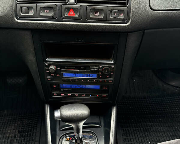 Зеленый Фольксваген Гольф, объемом двигателя 1.9 л и пробегом 377 тыс. км за 4150 $, фото 32 на Automoto.ua