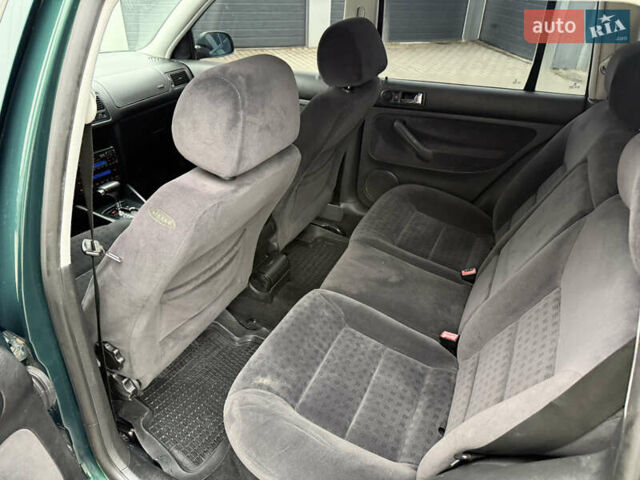 Зеленый Фольксваген Гольф, объемом двигателя 1.9 л и пробегом 377 тыс. км за 4150 $, фото 27 на Automoto.ua