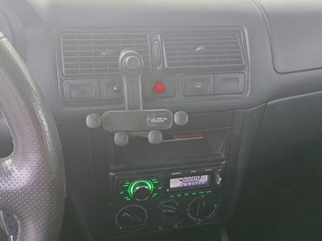 Зеленый Фольксваген Гольф, объемом двигателя 1.4 л и пробегом 226 тыс. км за 2500 $, фото 2 на Automoto.ua