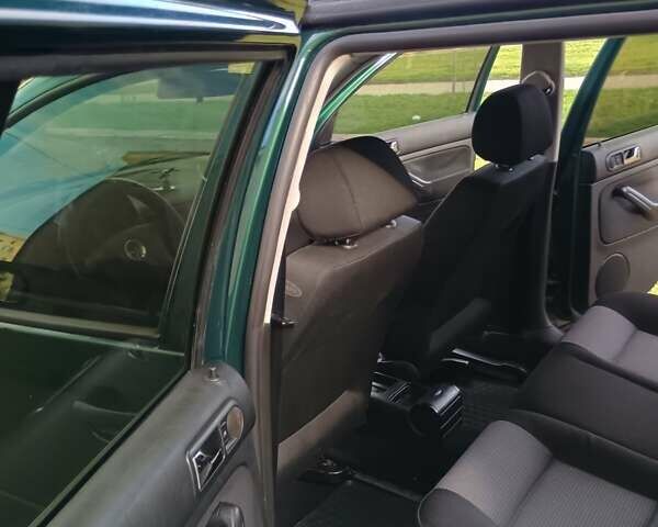 Зелений Фольксваген Гольф, об'ємом двигуна 1.6 л та пробігом 254 тис. км за 4150 $, фото 2 на Automoto.ua