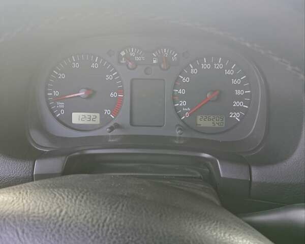 Зелений Фольксваген Гольф, об'ємом двигуна 1.4 л та пробігом 226 тис. км за 2500 $, фото 1 на Automoto.ua