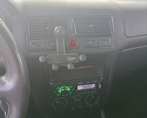 Зелений Фольксваген Гольф, об'ємом двигуна 1.4 л та пробігом 226 тис. км за 2500 $, фото 3 на Automoto.ua