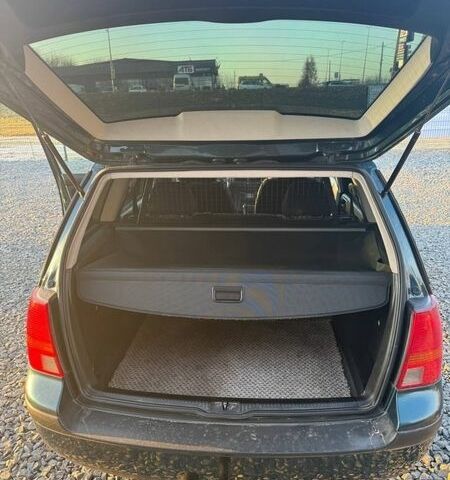 Зеленый Фольксваген Гольф, объемом двигателя 1.6 л и пробегом 257 тыс. км за 3750 $, фото 20 на Automoto.ua