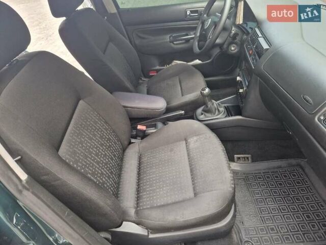Зеленый Фольксваген Гольф, объемом двигателя 1.6 л и пробегом 254 тыс. км за 4500 $, фото 11 на Automoto.ua
