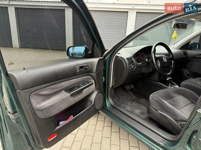 Зеленый Фольксваген Гольф, объемом двигателя 1.9 л и пробегом 377 тыс. км за 4150 $, фото 23 на Automoto.ua