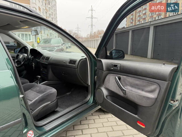 Зеленый Фольксваген Гольф, объемом двигателя 1.9 л и пробегом 377 тыс. км за 4150 $, фото 21 на Automoto.ua