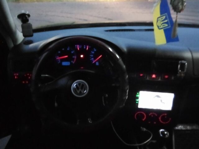 Зеленый Фольксваген Гольф, объемом двигателя 1.4 л и пробегом 387 тыс. км за 3000 $, фото 3 на Automoto.ua