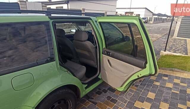 Зеленый Фольксваген Гольф, объемом двигателя 1.9 л и пробегом 366 тыс. км за 4500 $, фото 4 на Automoto.ua