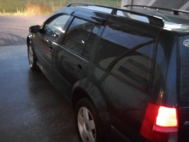 Зеленый Фольксваген Гольф, объемом двигателя 1.4 л и пробегом 387 тыс. км за 3000 $, фото 1 на Automoto.ua