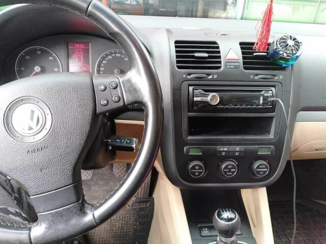 Зеленый Фольксваген Гольф, объемом двигателя 1.9 л и пробегом 241 тыс. км за 5000 $, фото 3 на Automoto.ua