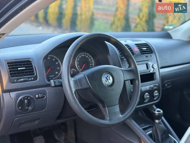 Зеленый Фольксваген Гольф, объемом двигателя 1.6 л и пробегом 174 тыс. км за 6500 $, фото 16 на Automoto.ua