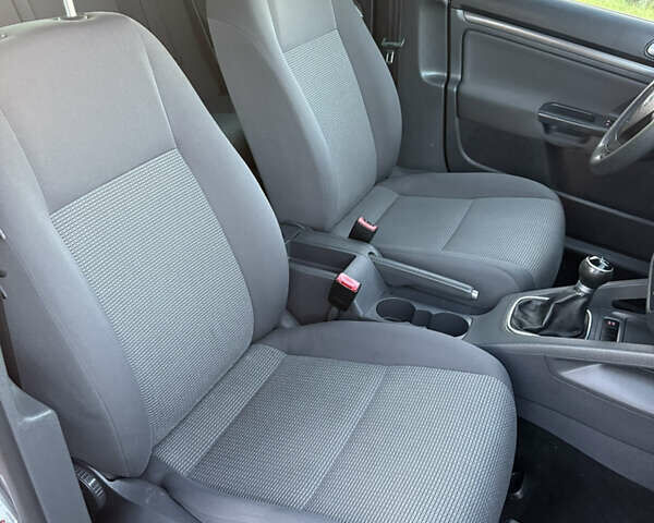 Зеленый Фольксваген Гольф, объемом двигателя 1.6 л и пробегом 174 тыс. км за 6500 $, фото 22 на Automoto.ua