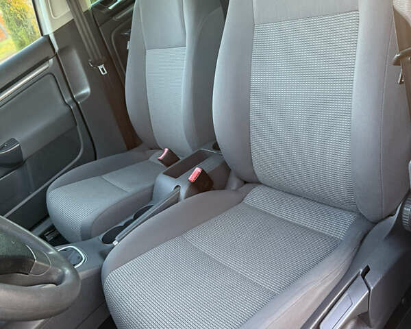 Зеленый Фольксваген Гольф, объемом двигателя 1.6 л и пробегом 174 тыс. км за 6500 $, фото 21 на Automoto.ua