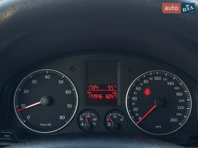 Зеленый Фольксваген Гольф, объемом двигателя 1.6 л и пробегом 174 тыс. км за 6500 $, фото 19 на Automoto.ua