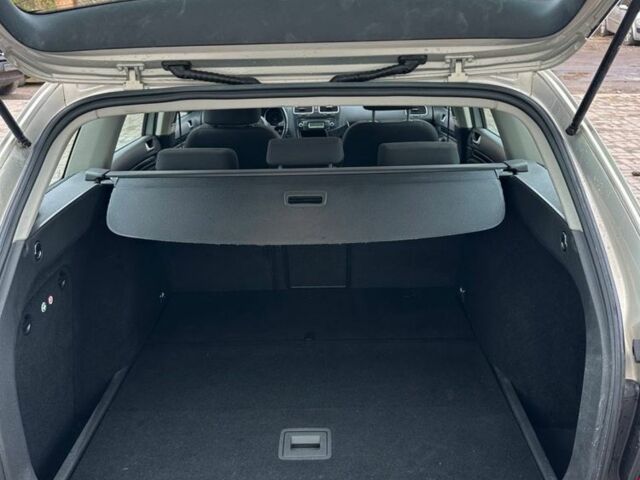 Зеленый Фольксваген Гольф, объемом двигателя 1.4 л и пробегом 200 тыс. км за 7800 $, фото 6 на Automoto.ua