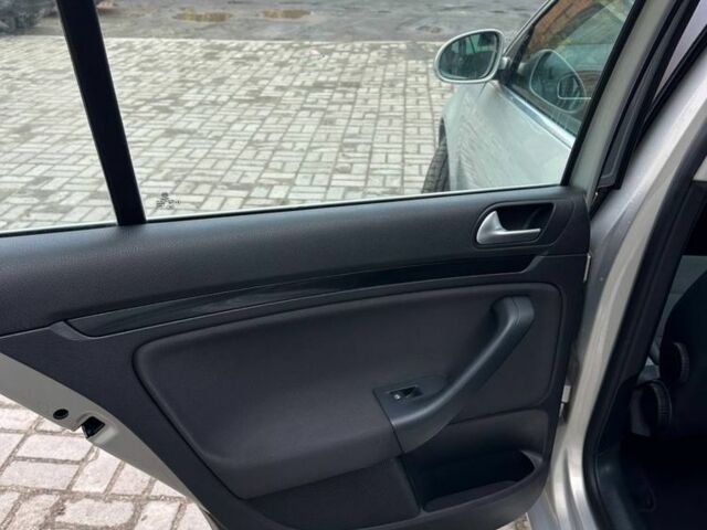 Зеленый Фольксваген Гольф, объемом двигателя 1.4 л и пробегом 200 тыс. км за 7800 $, фото 12 на Automoto.ua