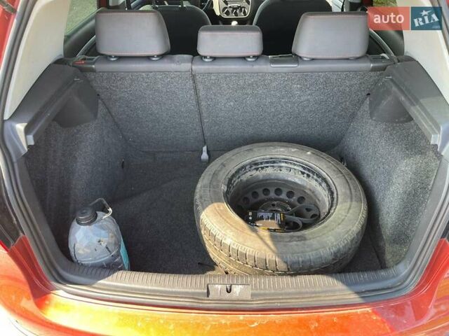 Оранжевый Фольксваген Гольф, объемом двигателя 1.39 л и пробегом 210 тыс. км за 5200 $, фото 9 на Automoto.ua